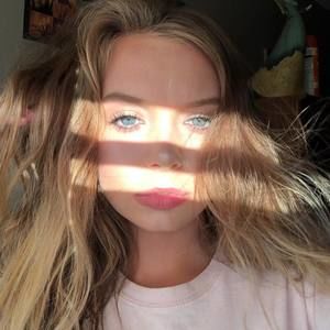 Meet your Posher, Briana